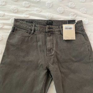 NWT - Men's Frank and Oak Relaxed Fit Tapered Jean (Size 33x32)